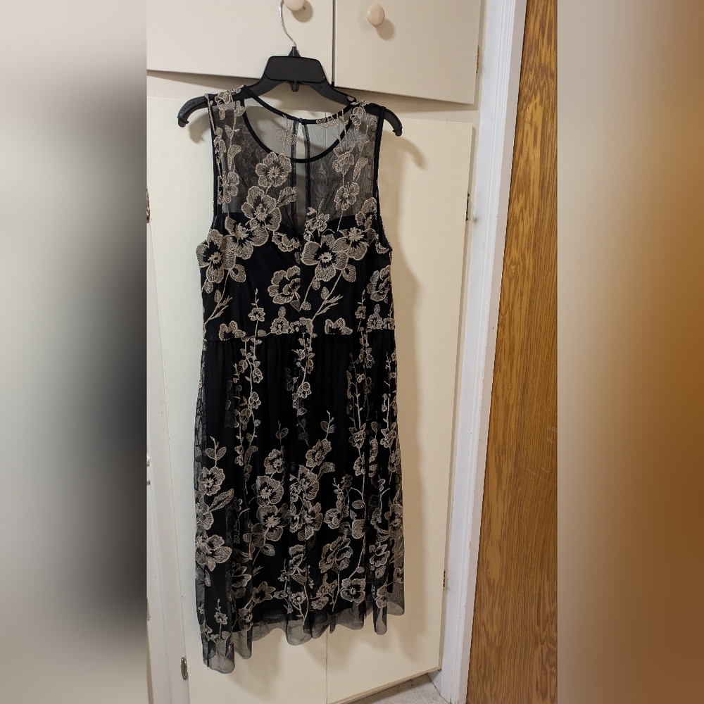 Beige by ECI Elegant Navy Floral Dress Size 14. - Picture 4 of 7